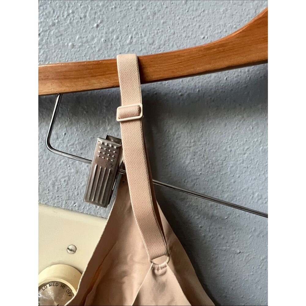 Seamless Nude Wireless -Bralette - Nude View 5